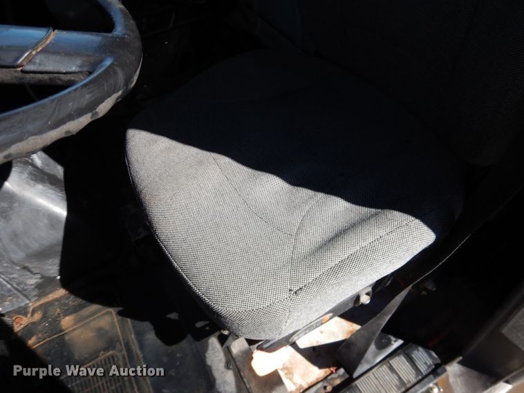 image for item HI9019 1993 International 4900  dump truck