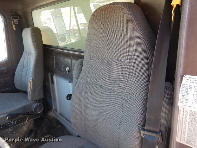 image for item HI9019 1993 International 4900  dump truck