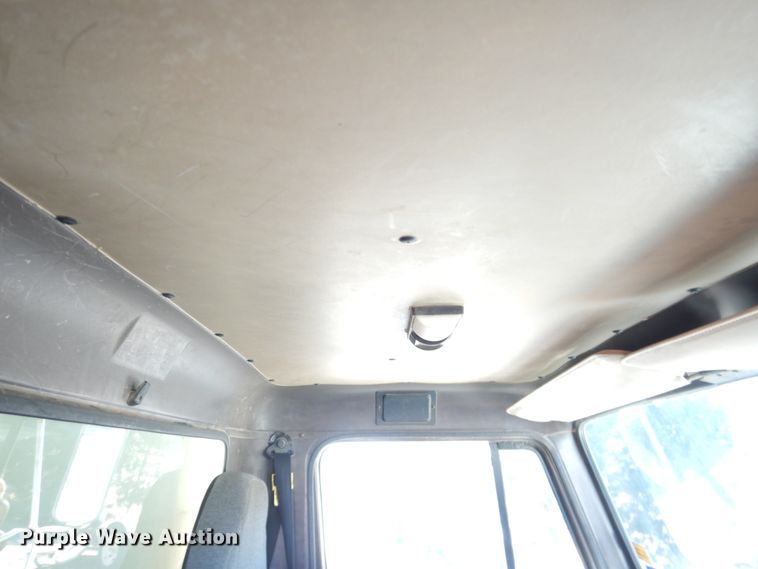 image for item HI9019 1993 International 4900  dump truck