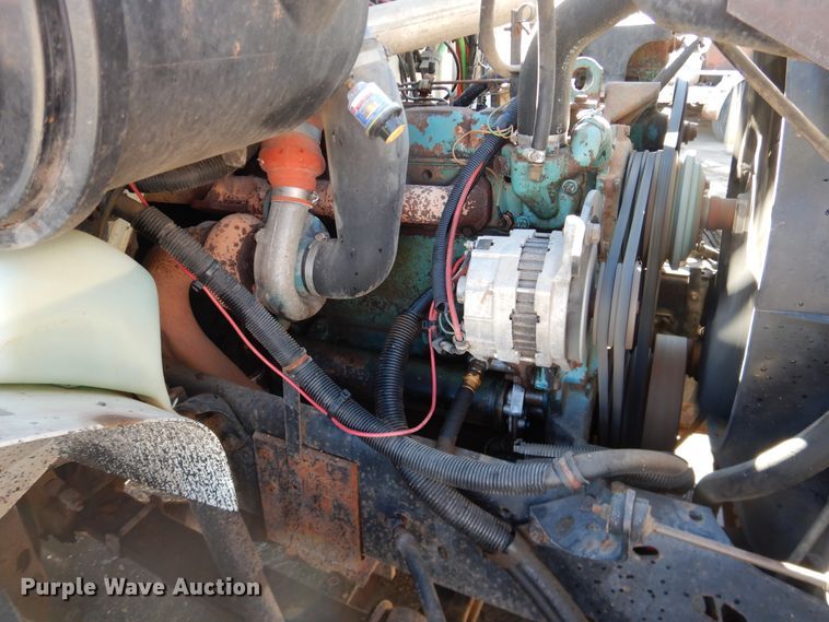 image for item HI9019 1993 International 4900  dump truck