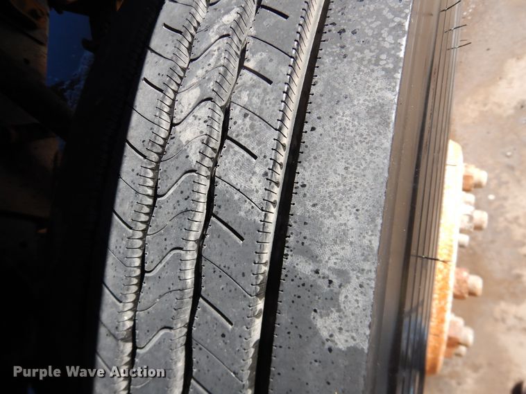 image for item HI9019 1993 International 4900  dump truck