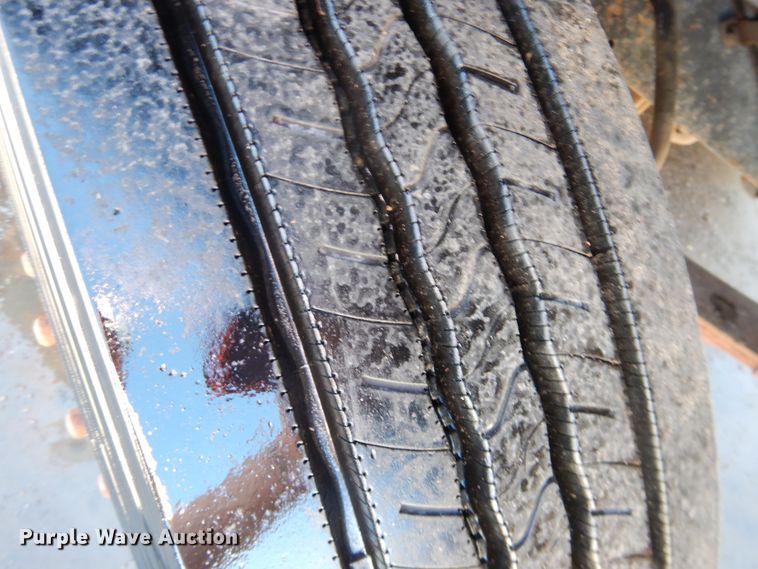 image for item HI9019 1993 International 4900  dump truck