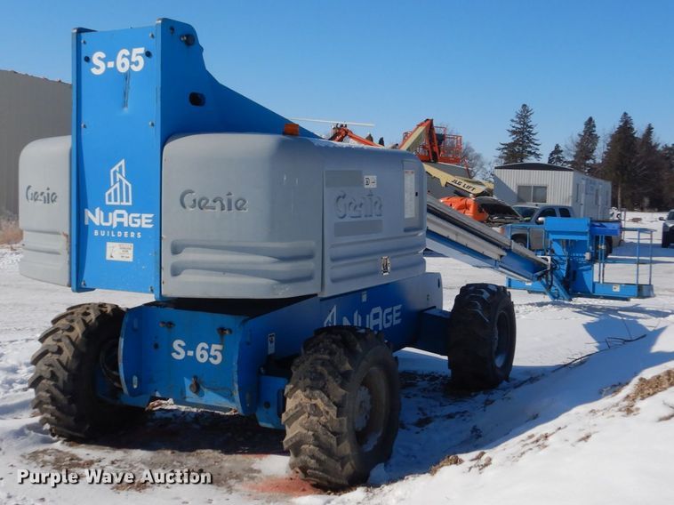 image for item HS9930 2002 Genie S-65  boom lift