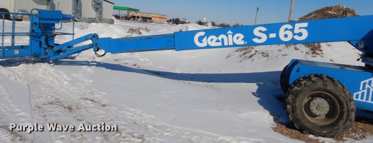 image for item HS9930 2002 Genie S-65  boom lift