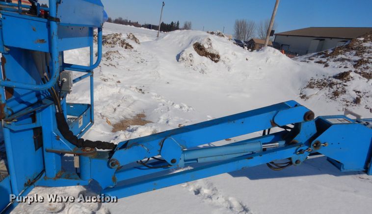 image for item HS9930 2002 Genie S-65  boom lift