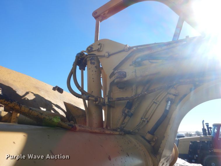 image for item HS9933 1987 Caterpillar 627E  conventional scraper