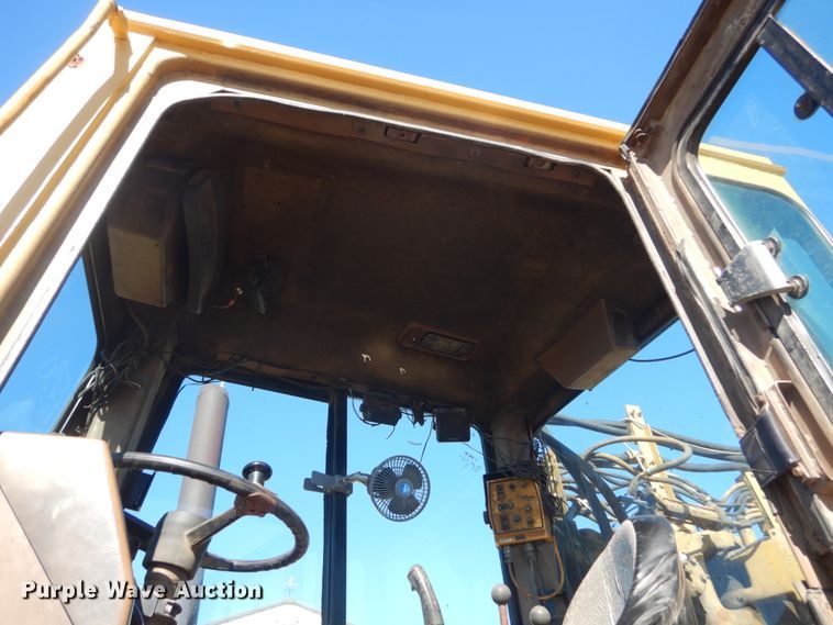 image for item HS9933 1987 Caterpillar 627E  conventional scraper