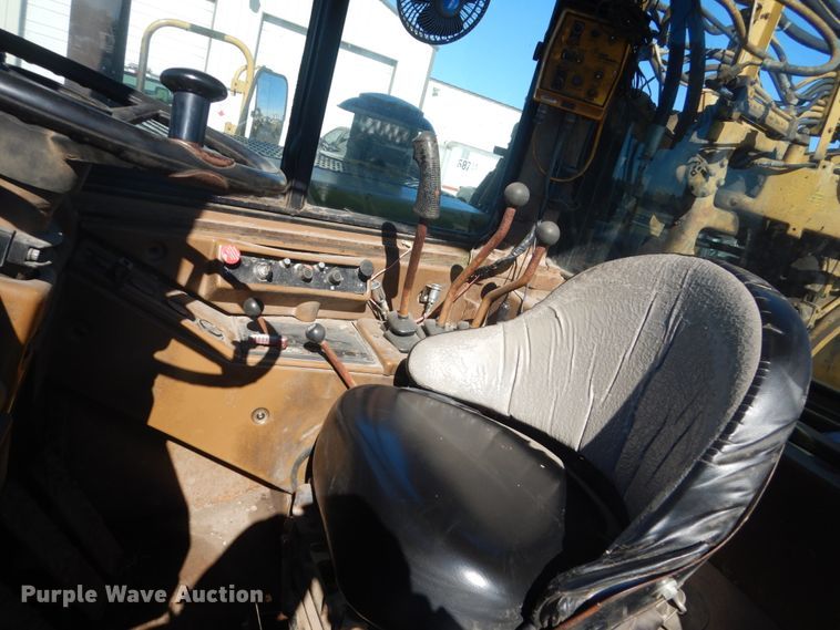 image for item HS9933 1987 Caterpillar 627E  conventional scraper