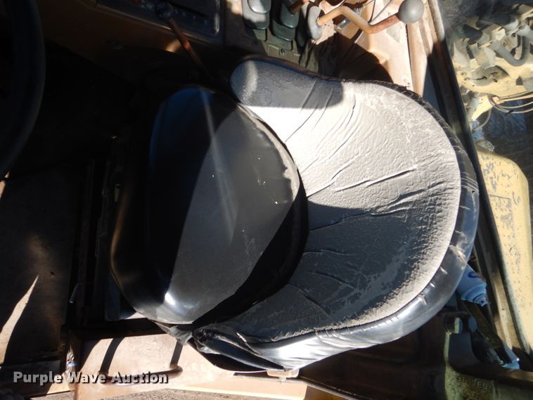 image for item HS9933 1987 Caterpillar 627E  conventional scraper