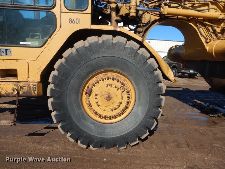 image for item HS9933 1987 Caterpillar 627E  conventional scraper