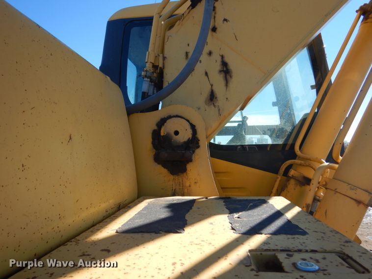 image for item HS9935 2004 Komatsu PC200LC-7  excavator