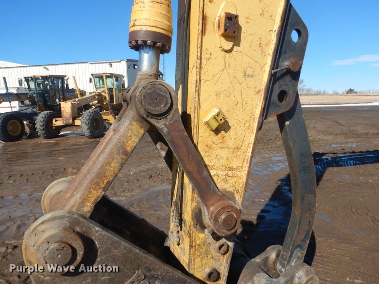 image for item HS9935 2004 Komatsu PC200LC-7  excavator