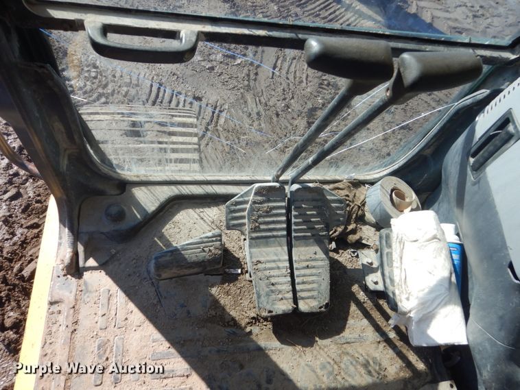 image for item HS9935 2004 Komatsu PC200LC-7  excavator