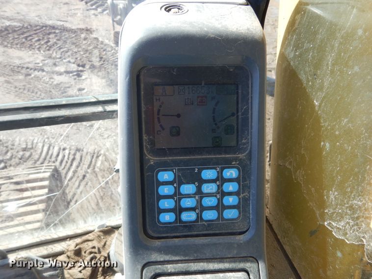 image for item HS9935 2004 Komatsu PC200LC-7  excavator