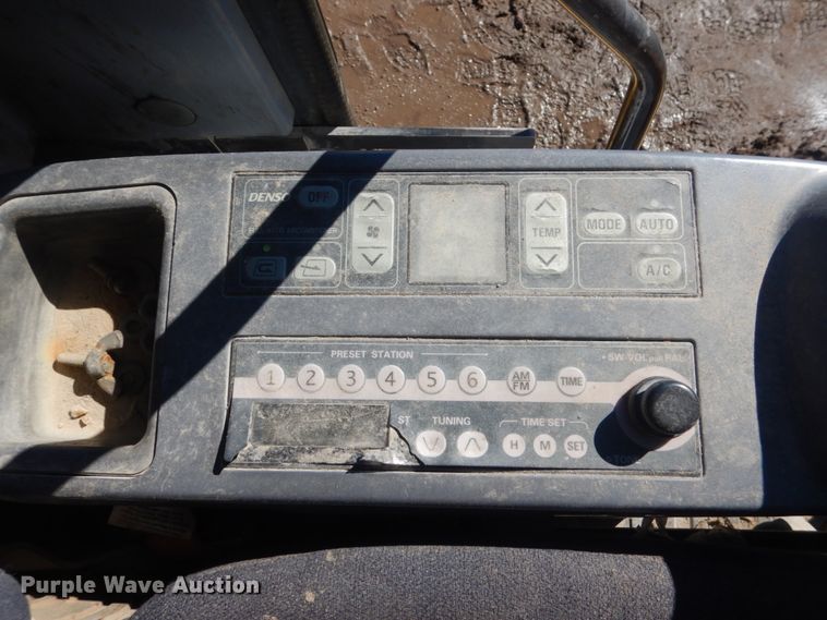 image for item HS9935 2004 Komatsu PC200LC-7  excavator