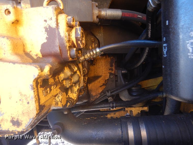 image for item HS9935 2004 Komatsu PC200LC-7  excavator