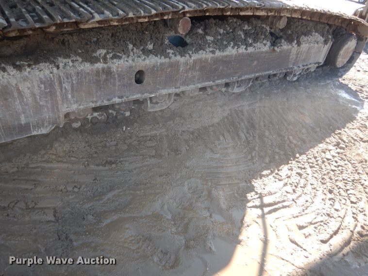 image for item HS9935 2004 Komatsu PC200LC-7  excavator