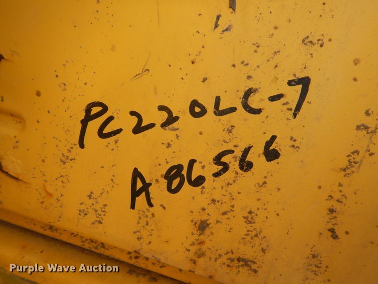 image for item HS9935 2004 Komatsu PC200LC-7  excavator