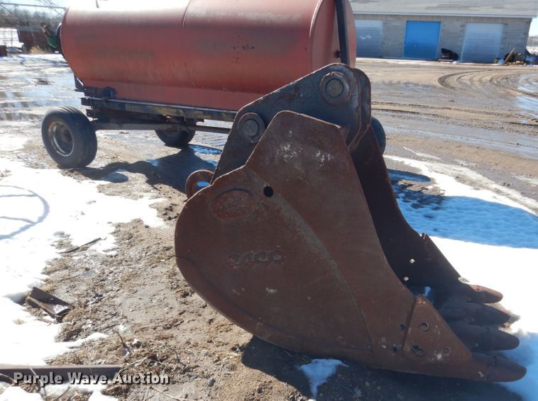 image for item HS9935 2004 Komatsu PC200LC-7  excavator