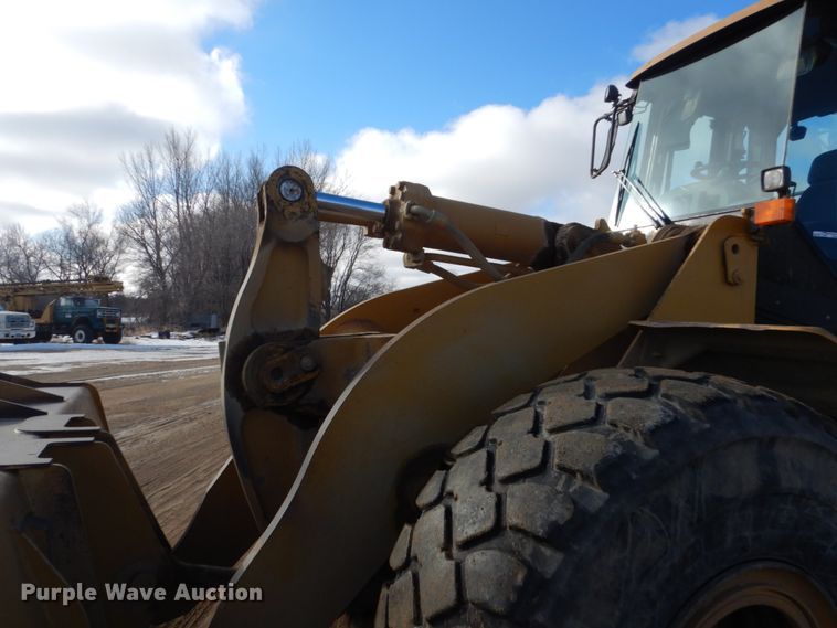 image for item HS9957 2004 Caterpillar 966G Series II  wheel loader