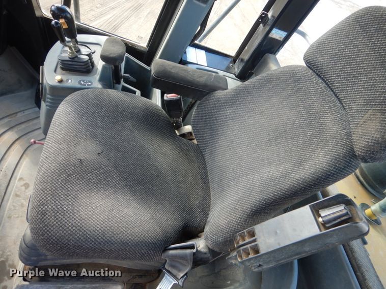 image for item HS9957 2004 Caterpillar 966G Series II  wheel loader