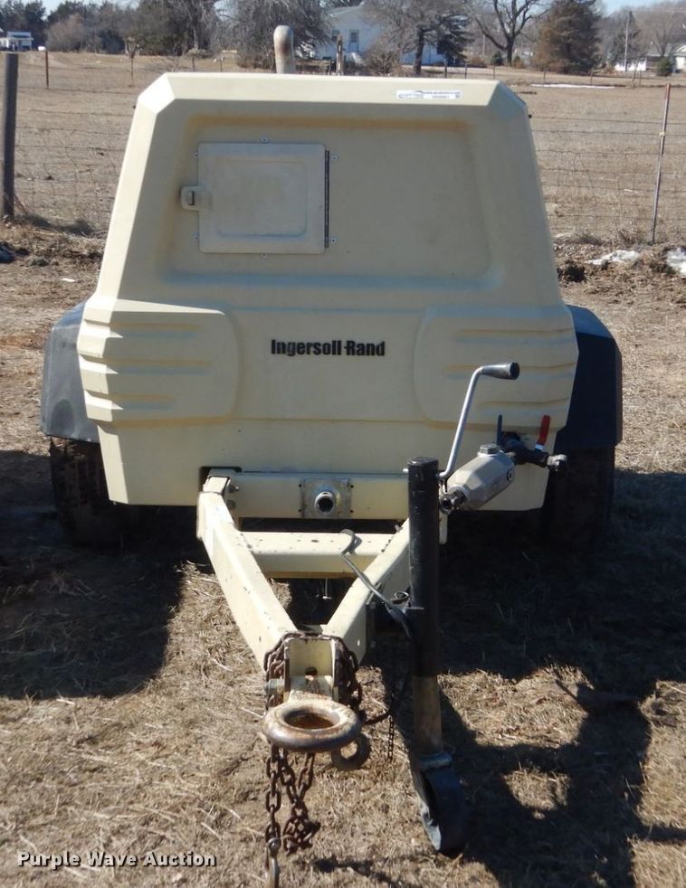 image for item HS9961 2007 Ingersoll Rand P185  air compressor