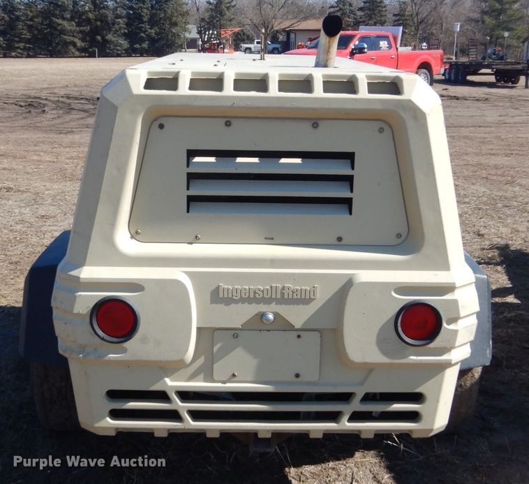 image for item HS9961 2007 Ingersoll Rand P185  air compressor
