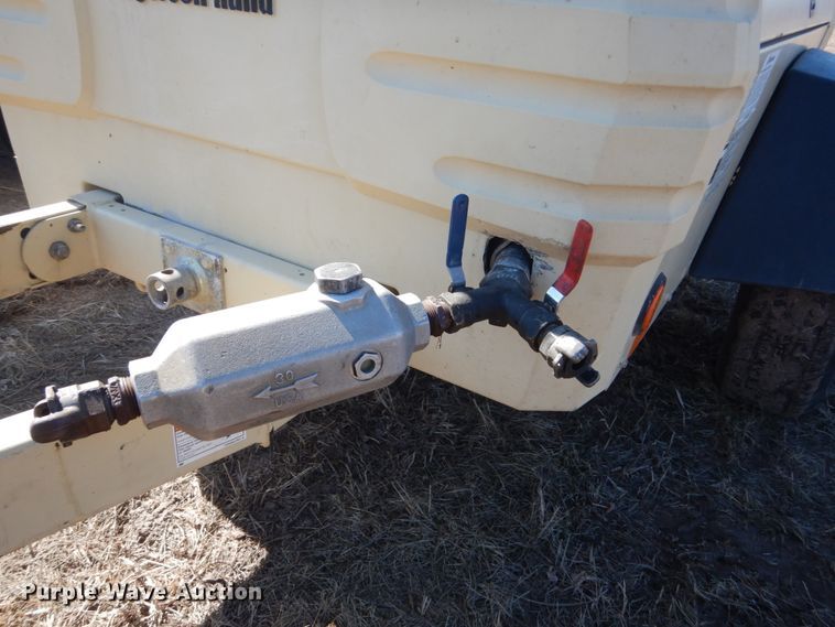 image for item HS9961 2007 Ingersoll Rand P185  air compressor