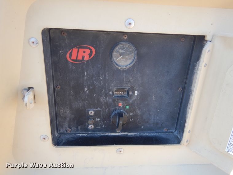 image for item HS9961 2007 Ingersoll Rand P185  air compressor