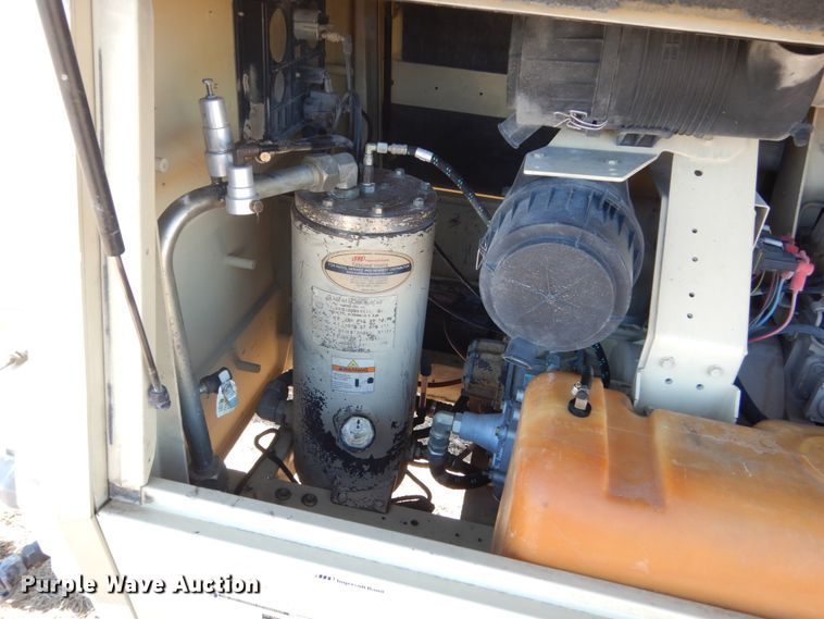 image for item HS9961 2007 Ingersoll Rand P185  air compressor