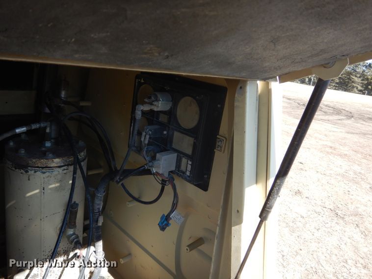 image for item HS9961 2007 Ingersoll Rand P185  air compressor