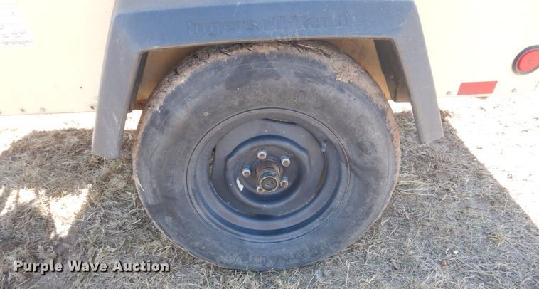 image for item HS9961 2007 Ingersoll Rand P185  air compressor