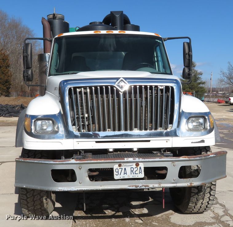 image for item HV9631 2006 International 7600  hydrovac truck