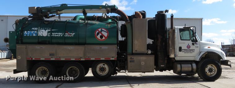 image for item HV9631 2006 International 7600  hydrovac truck