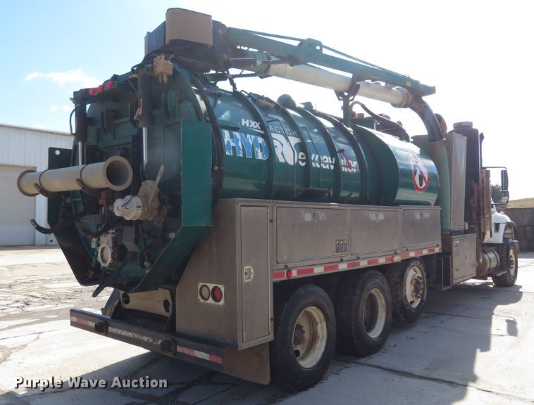 image for item HV9631 2006 International 7600  hydrovac truck
