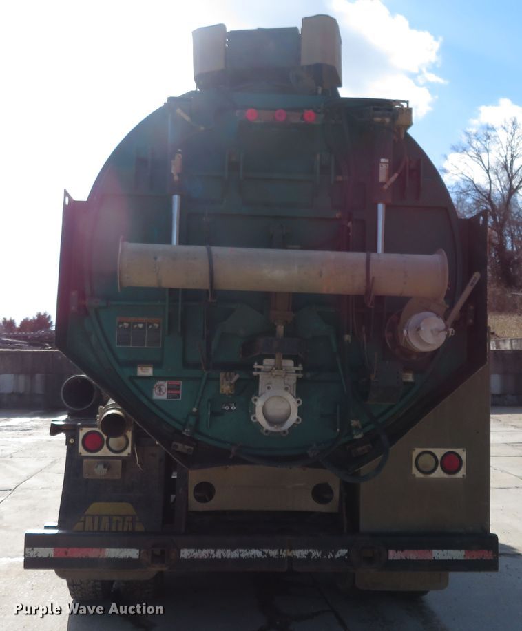 image for item HV9631 2006 International 7600  hydrovac truck