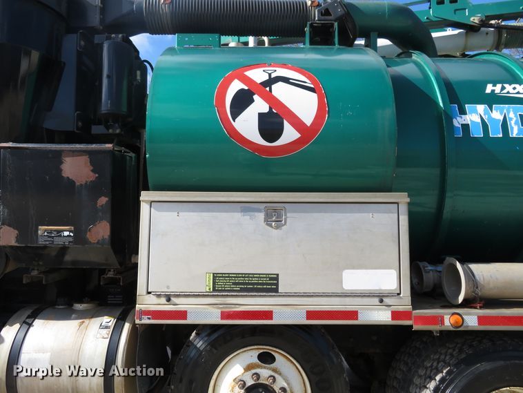 image for item HV9631 2006 International 7600  hydrovac truck