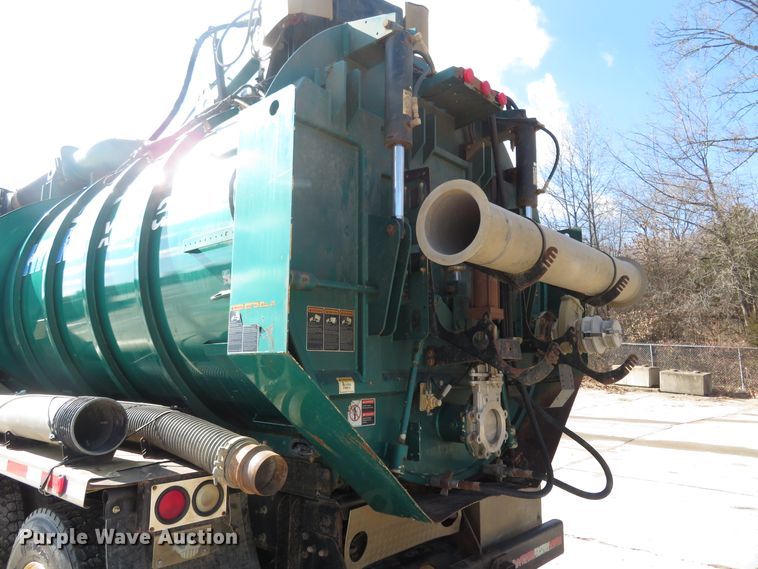 image for item HV9631 2006 International 7600  hydrovac truck