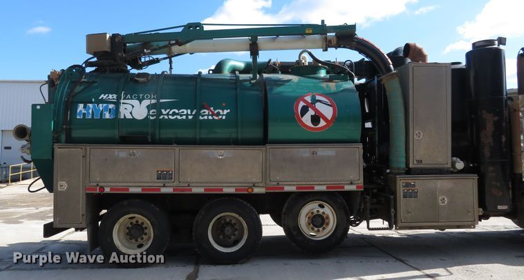 image for item HV9631 2006 International 7600  hydrovac truck