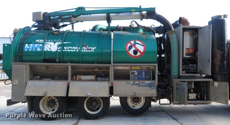 image for item HV9631 2006 International 7600  hydrovac truck