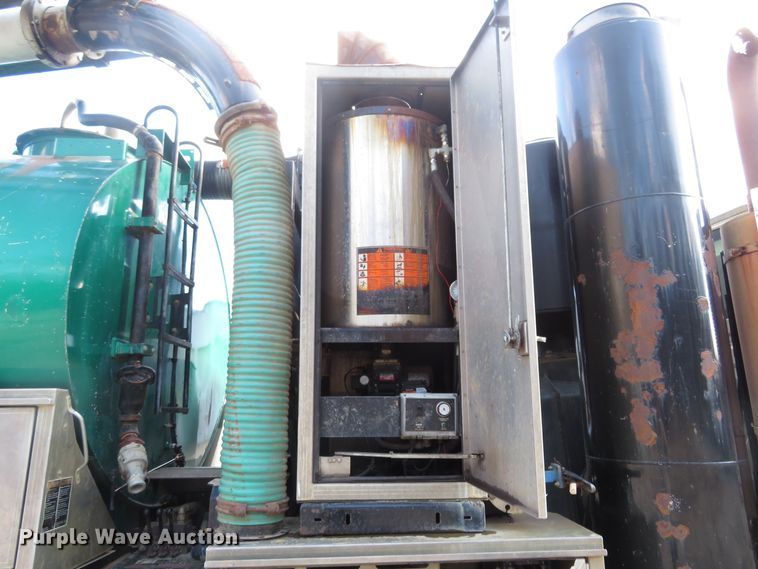 image for item HV9631 2006 International 7600  hydrovac truck