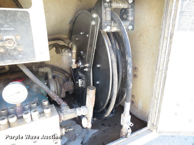 image for item HV9631 2006 International 7600  hydrovac truck