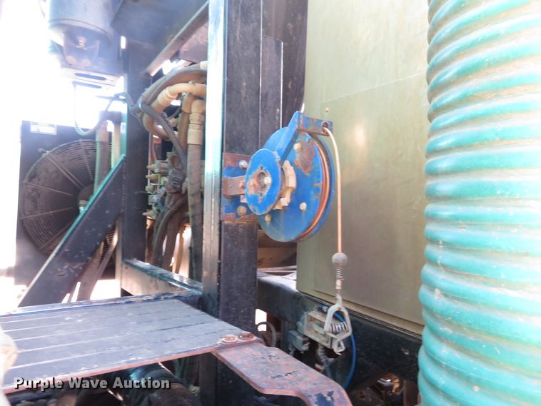 image for item HV9631 2006 International 7600  hydrovac truck