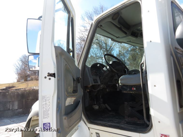 image for item HV9631 2006 International 7600  hydrovac truck