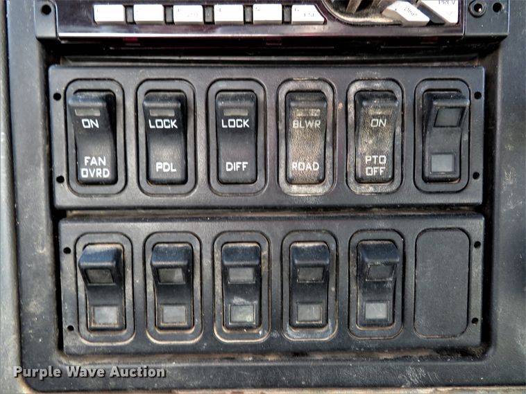 image for item HV9631 2006 International 7600  hydrovac truck