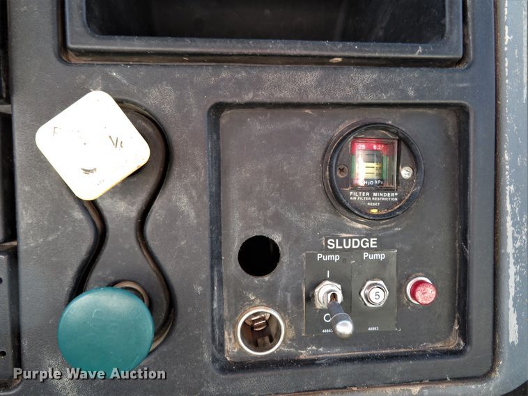 image for item HV9631 2006 International 7600  hydrovac truck