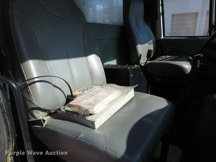 image for item HV9631 2006 International 7600  hydrovac truck