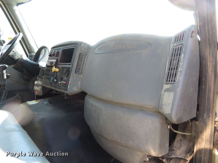 image for item HV9631 2006 International 7600  hydrovac truck