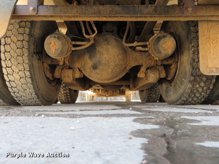 image for item HV9631 2006 International 7600  hydrovac truck