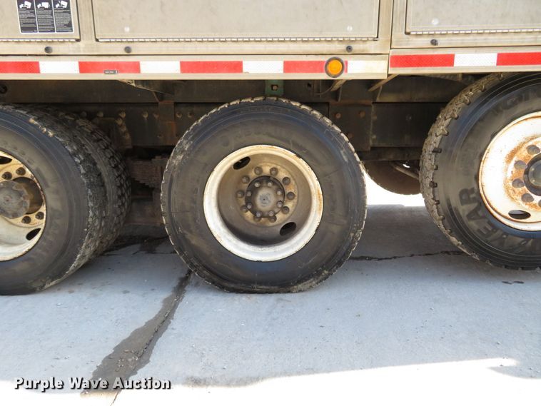 image for item HV9631 2006 International 7600  hydrovac truck